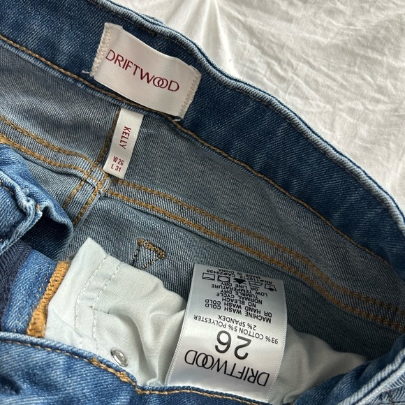 Driftwood Kelly Jeans Size w26 inseam 31” - Picture 3 of 6